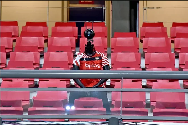 Futbol matçlarını insanların yerinə robotlar izləyəcək - FOTO 