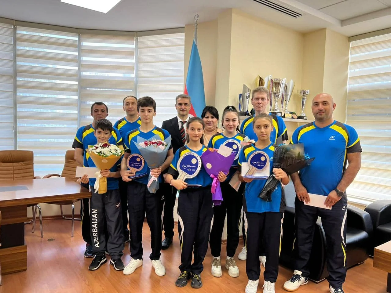 Stolüstü tennisçilər mükafatlandırıldı 