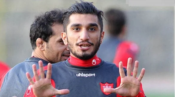 İranda etirazçıları dəstəkləyən futbolçu həbs olundu 