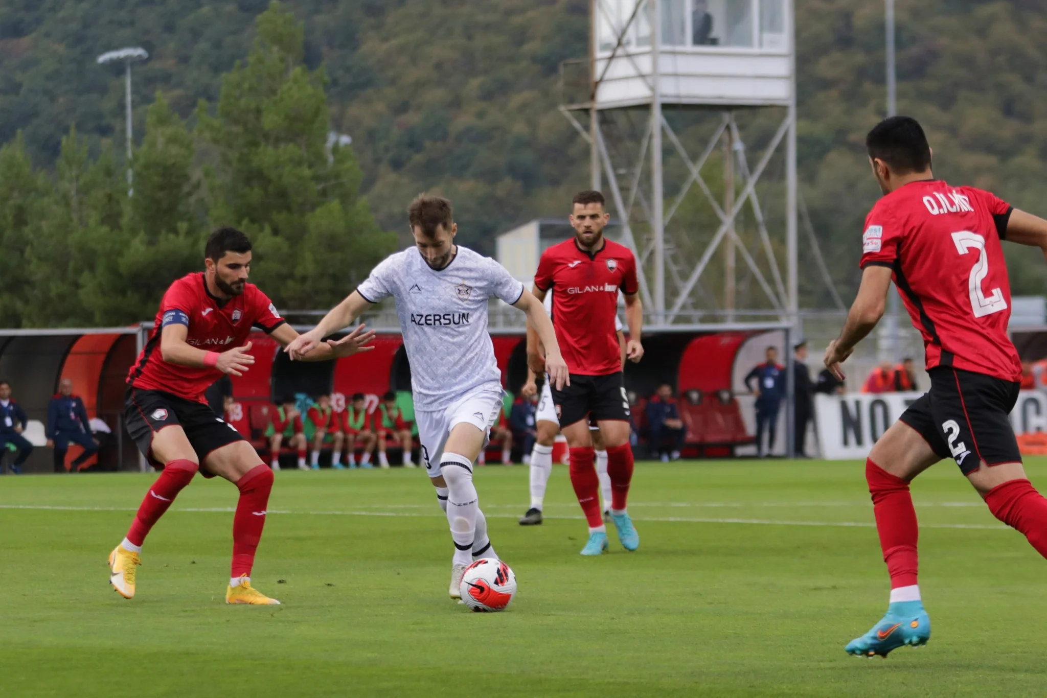 “Neftçi” “Qarabağ”dan 5 xal geri düşdü - Tura baxış 