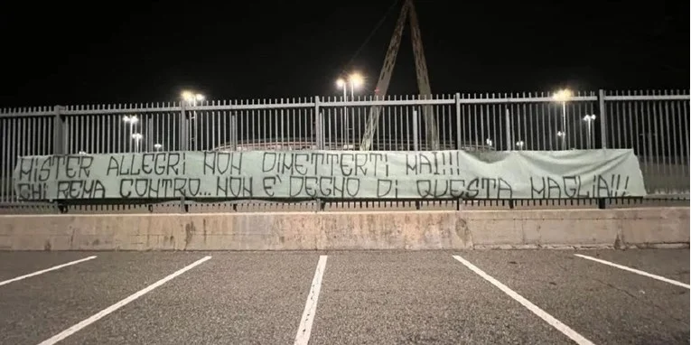 "Yuventus"da qruplaşma var? - Pankart 