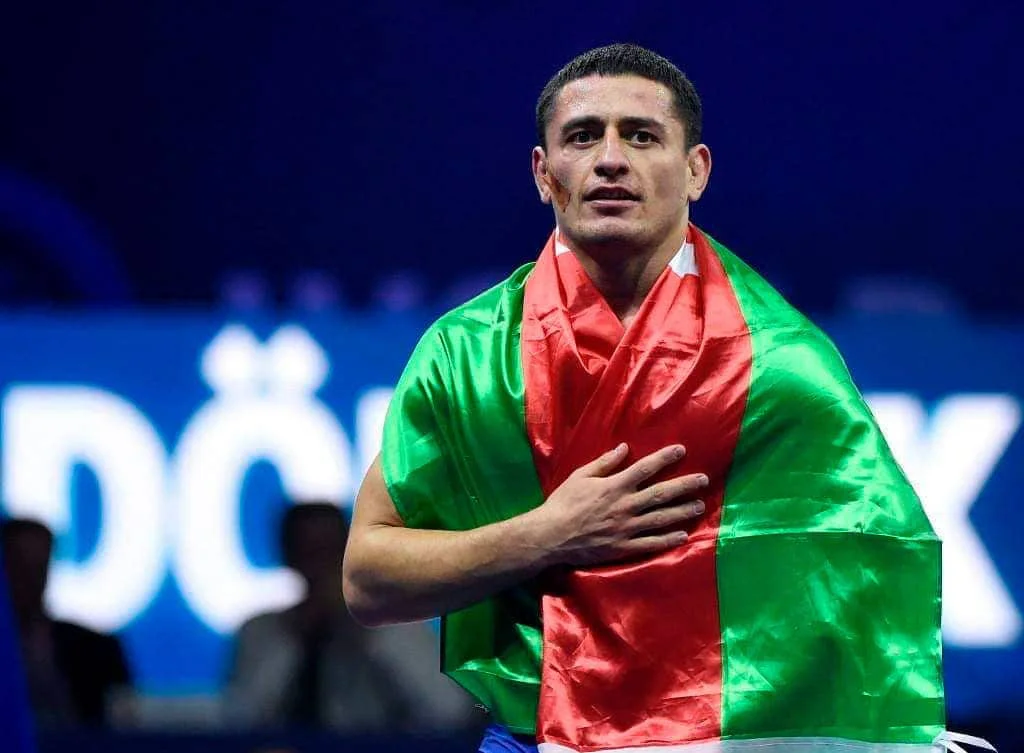 Rəsul Çunayev məktəb açdı 