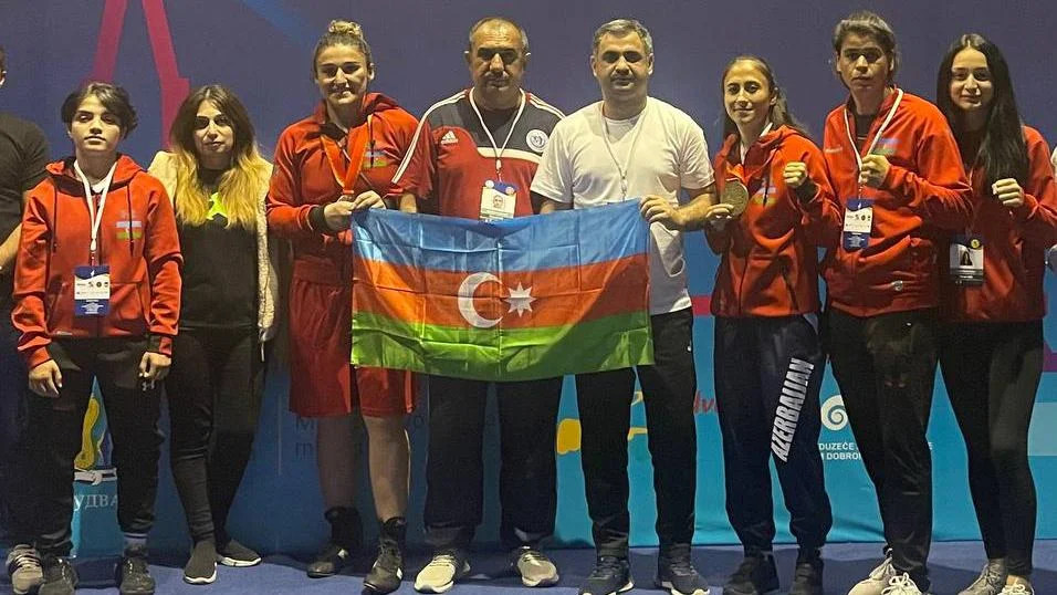 Сборная Азербайджана по боксу завершила чемпионат Европы с двумя медалями (ФОТО) 