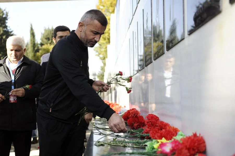Tovuzda futbol ictimaiyyəti şəhidlərin xatirəsini yad etdi - FOTOLAR 