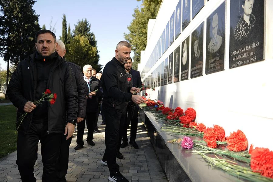 Tovuzda futbol ictimaiyyəti şəhidlərin xatirəsini yad etdi - FOTOLAR 