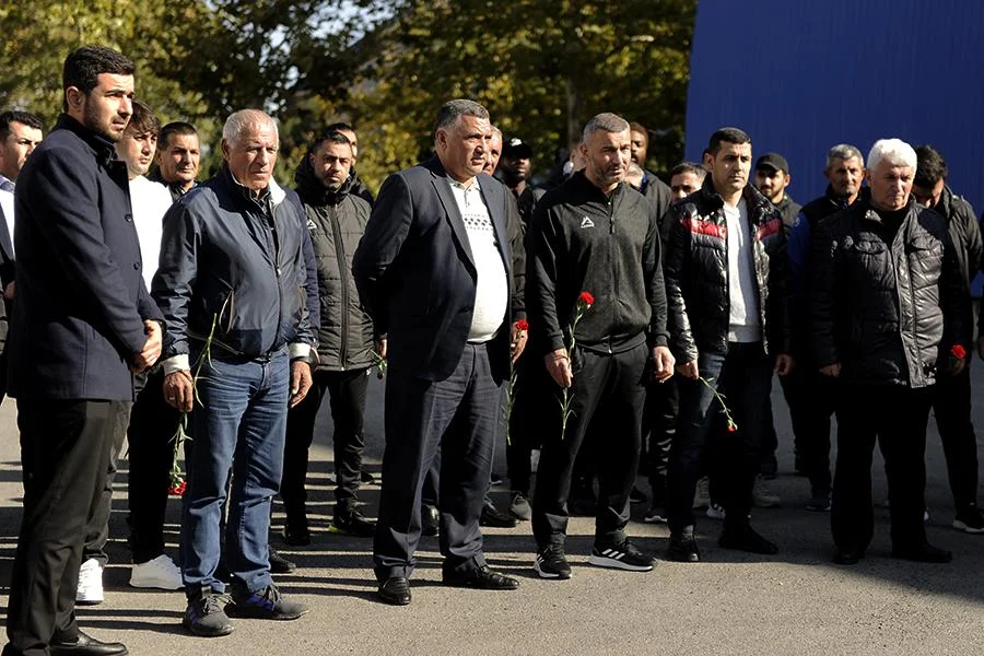 Tovuzda futbol ictimaiyyəti şəhidlərin xatirəsini yad etdi - FOTOLAR 