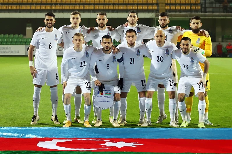 "De Byazi Musanı əsas heyətdə oynatmalıdır" - Aslan Kərimov 
