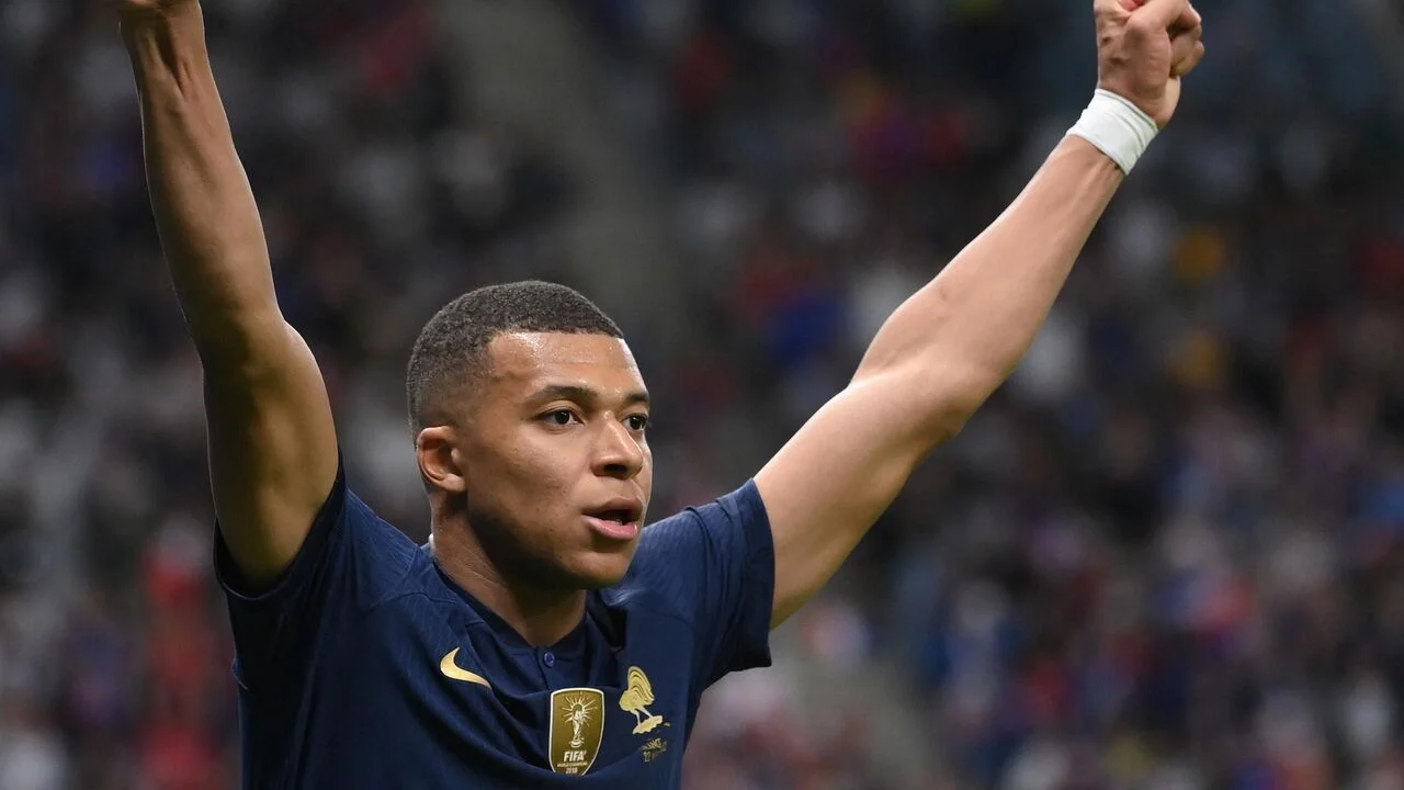 DÇ-2022: Mbappe ən yaxşı seçildi 