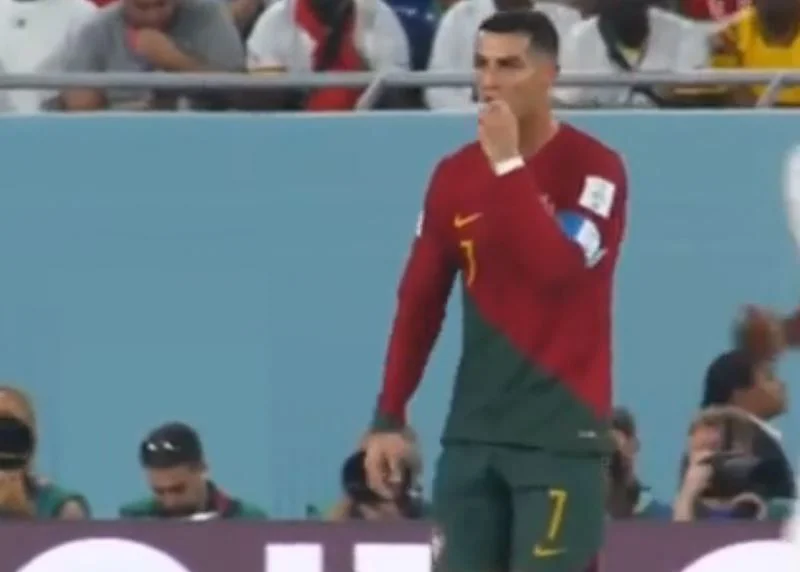 Ronaldu Qanaya qarşı matçda bu hərəkəti ilə təəcübləndirdi - FOTOLAR 