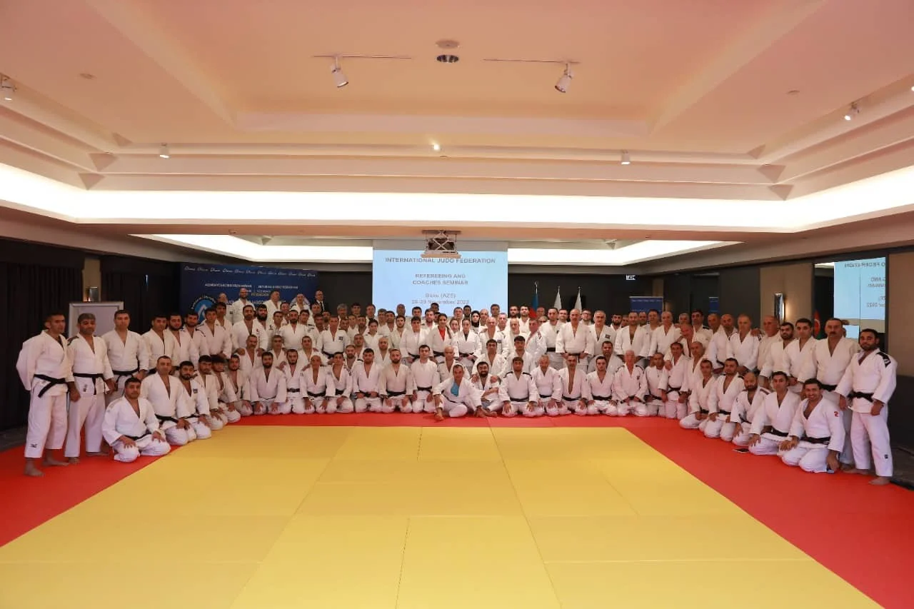 Laskau Bakıda seminar keçirir 