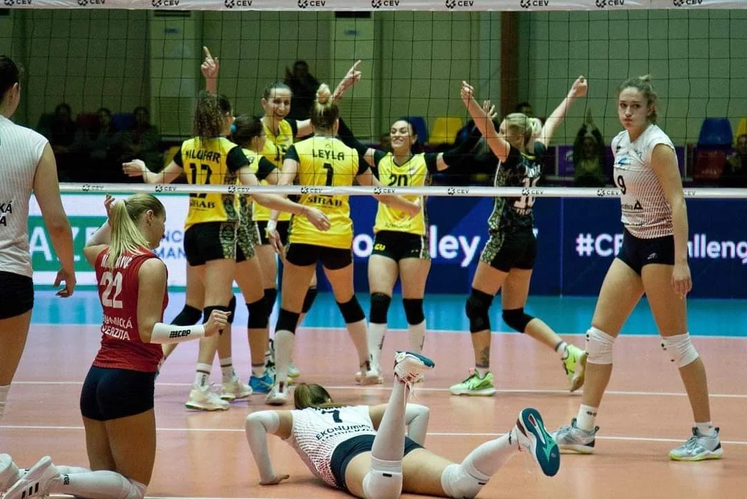 Çağırış Kuboku: "Azərreyl" növbəti mərhələdə 
