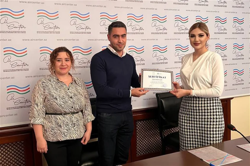 Jurnalistlər üçün “Azərbaycanın xarici siyasət gündəmi” mövzusunda təlim keçirildi - FOTOLAR 
