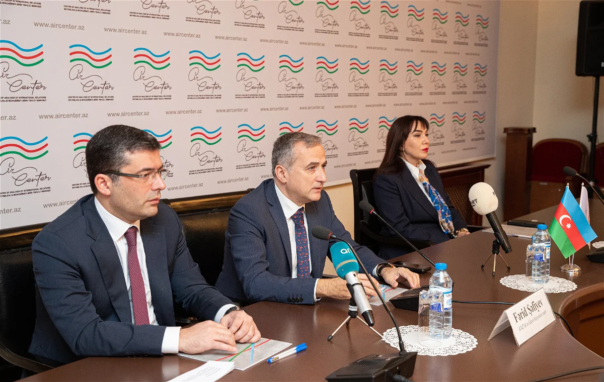 Jurnalistlər üçün “Azərbaycanın xarici siyasət gündəmi” mövzusunda təlim keçirildi - FOTOLAR 