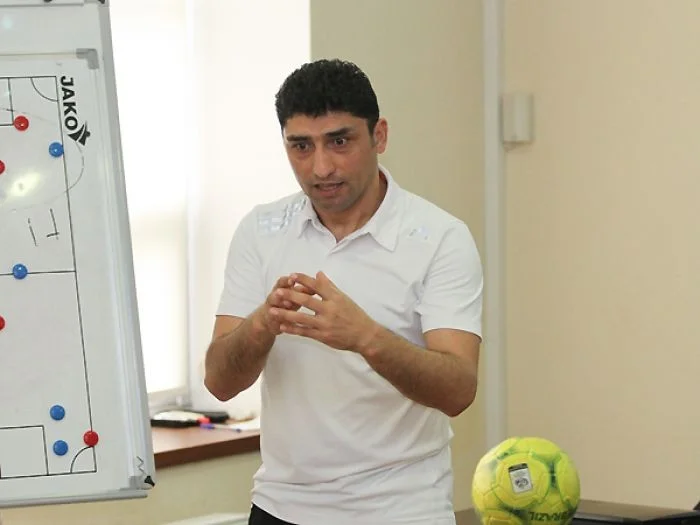 "Futbol tanrısı kimin yanında olsa..." - Aslan Kərimovdan şərh 