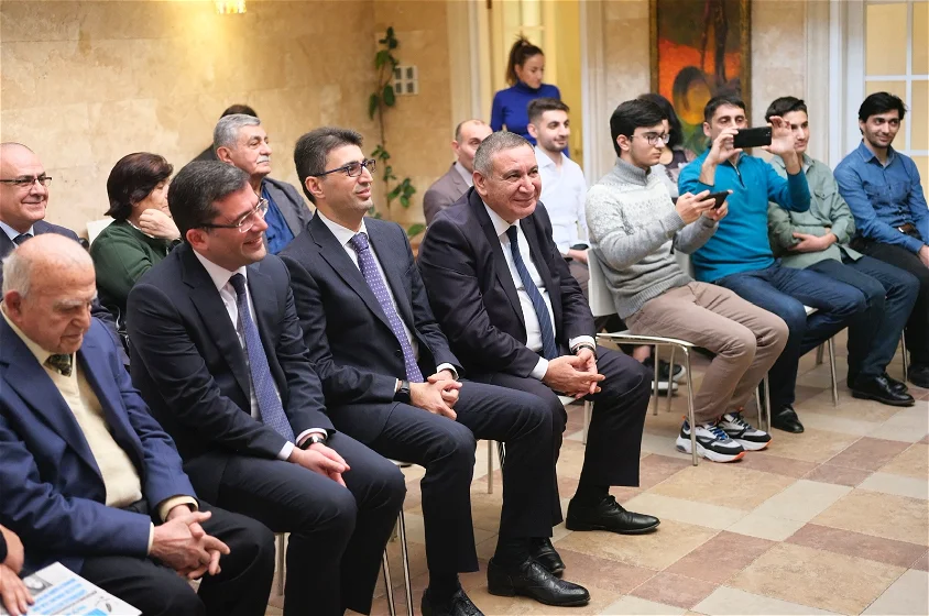“6 sözlük əhvalat” müsabiqəsinin qalibləri mükafatlandırıldı - FOTOLAR 