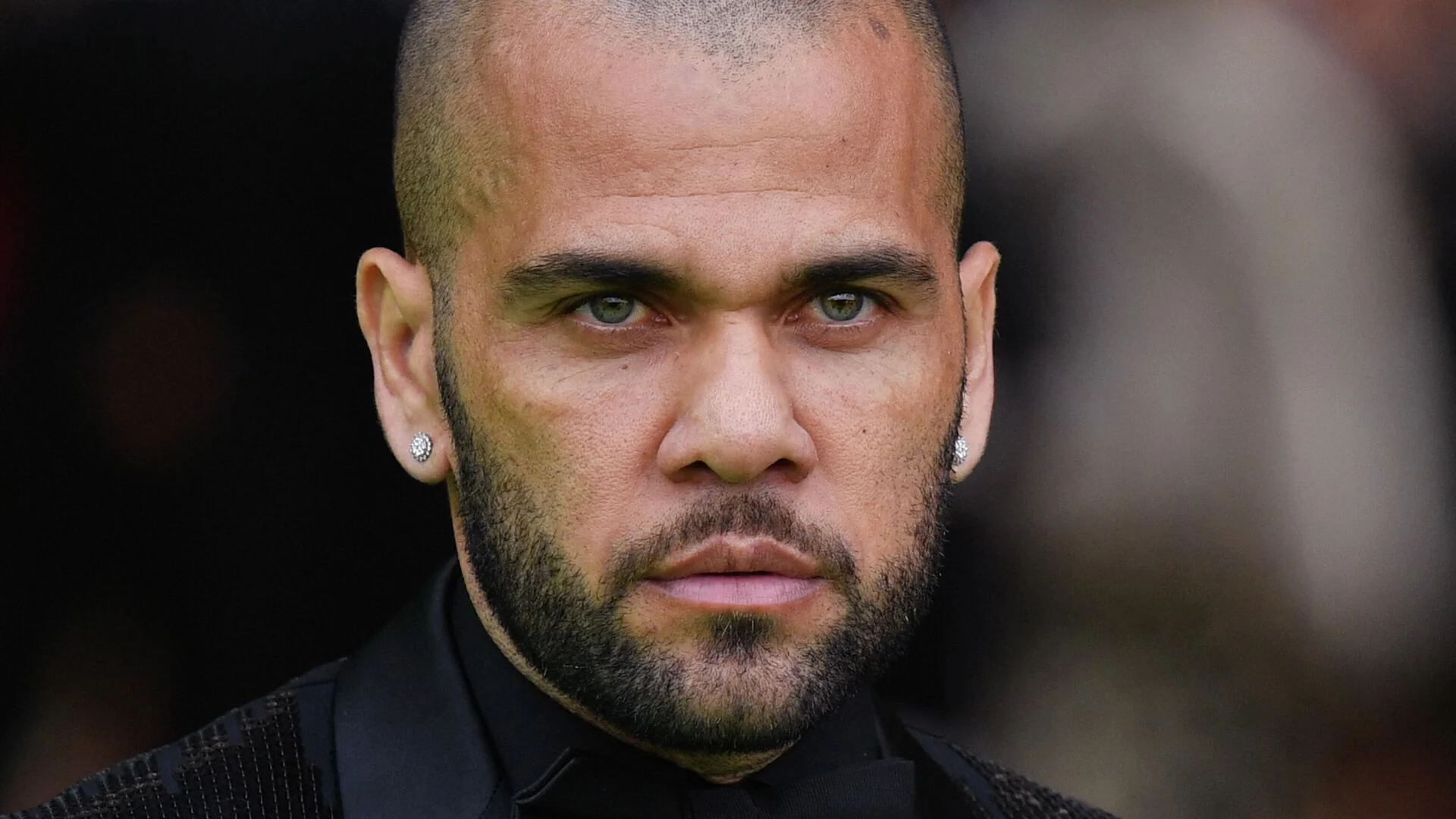 Dani Alves cinsi zorakılıqda ittiham olunur 