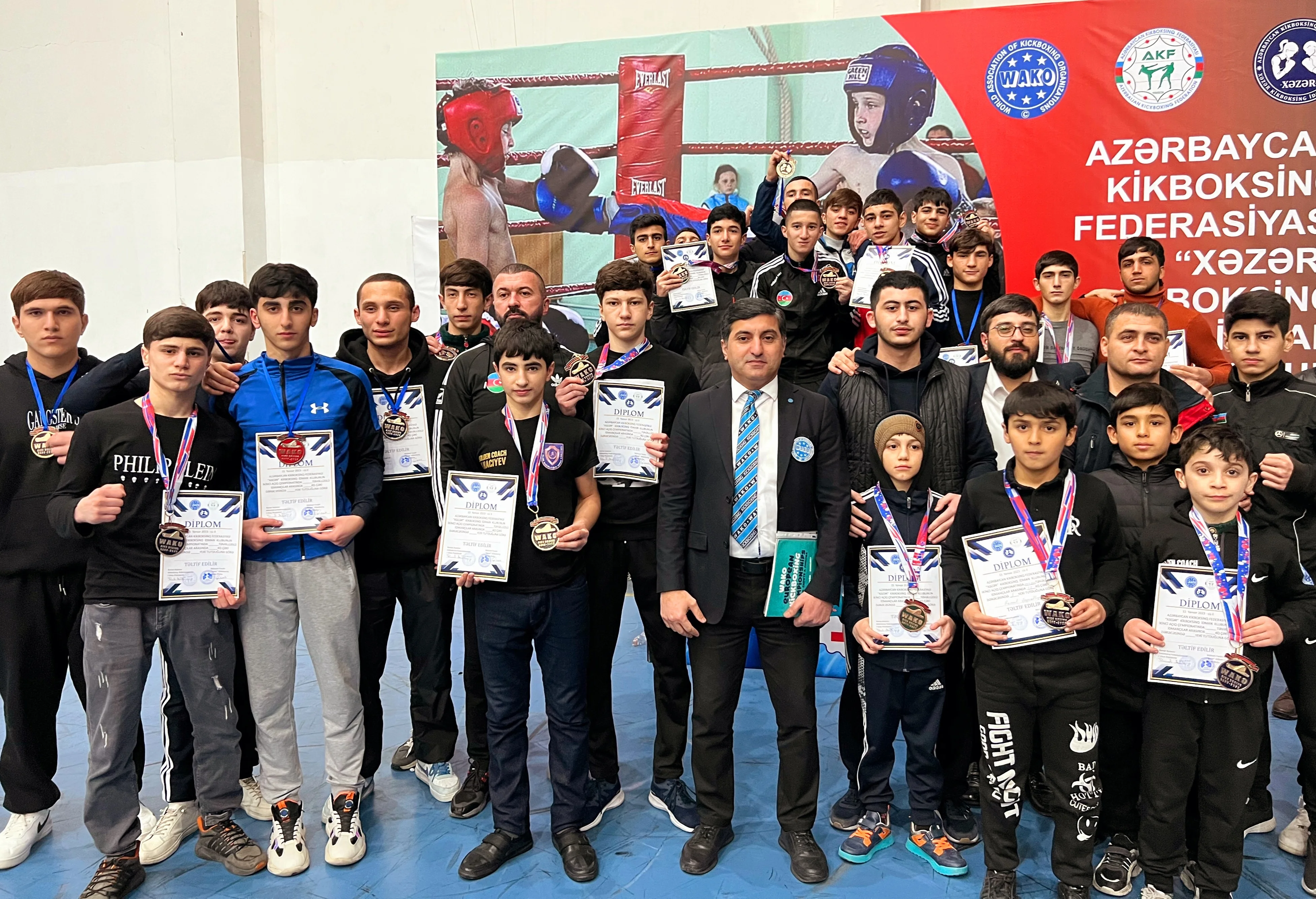 Yeniyetmə və gənc kikboksçular üçün daha bir sınaq - FOTOLAR 