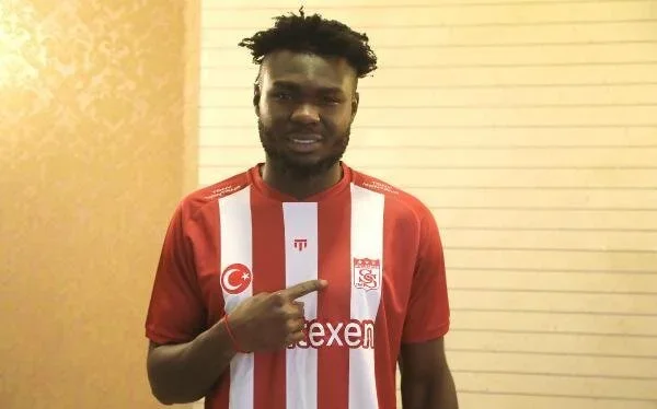 Türkiyə Super Liqasında baş tutan transferlər - Siyahı 