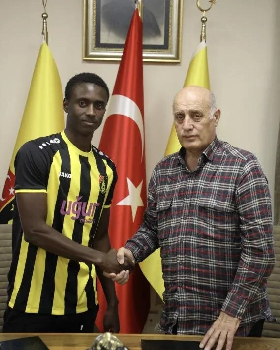 Türkiyə Super Liqasında baş tutan transferlər - Siyahı 