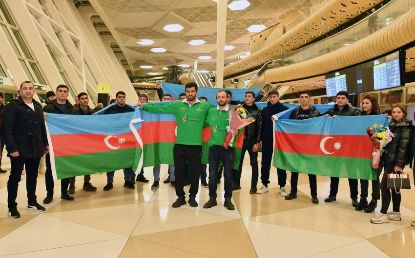 Dünya Kubokunun qalibi olan "Land of Fire" komandası Vətənə qayıtdi - FOTOLAR 
