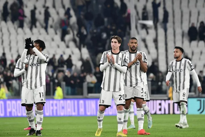 "Yuventus" 5 futbolçu ilə vidalaşacaq 