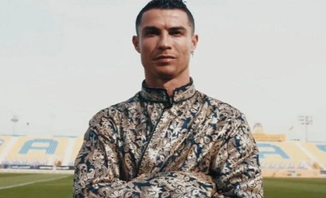 Ronaldunu bir də belə görün: Ərəb geyimi, qılınc... - VİDEO  