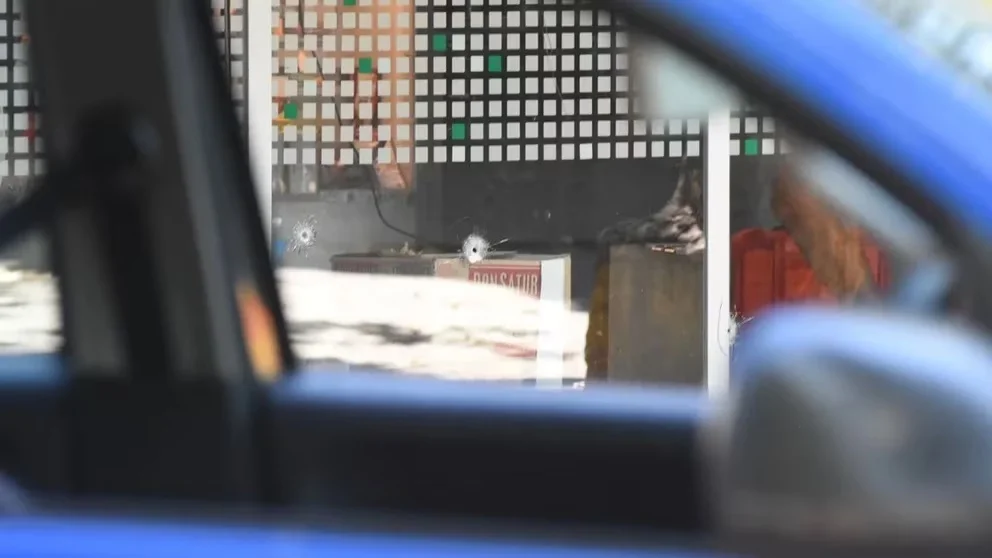 Messinin ailəsinə məxsus supermarketə silahlı hücum oldu - FOTOLAR 