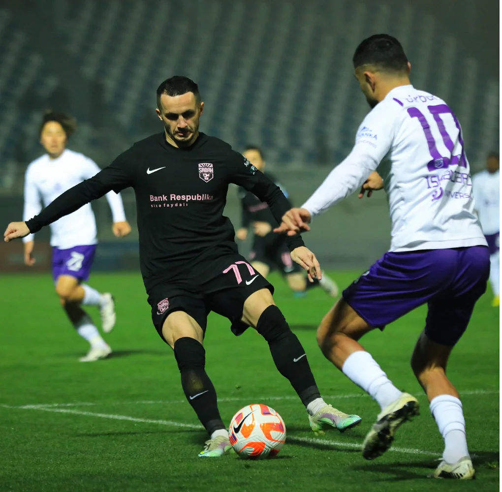 Liderlər itkisiz irəliləyir – Tura baxış 