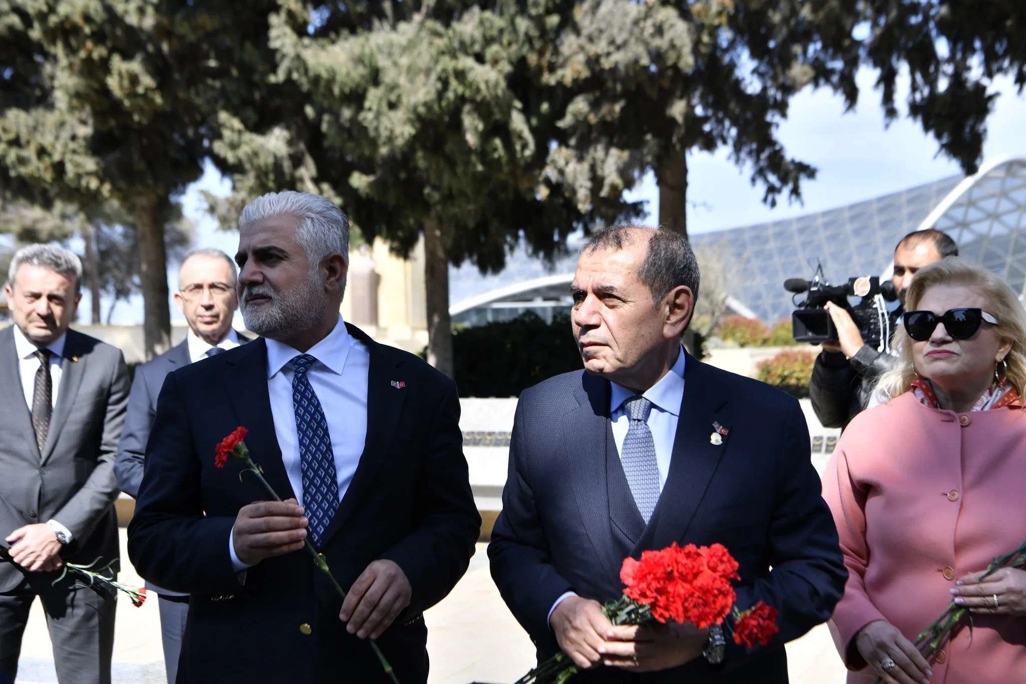 “Qalatasaray”ın prezidenti Şəhidlər Xiyabanını ziyarət etdi - FOTOLAR 