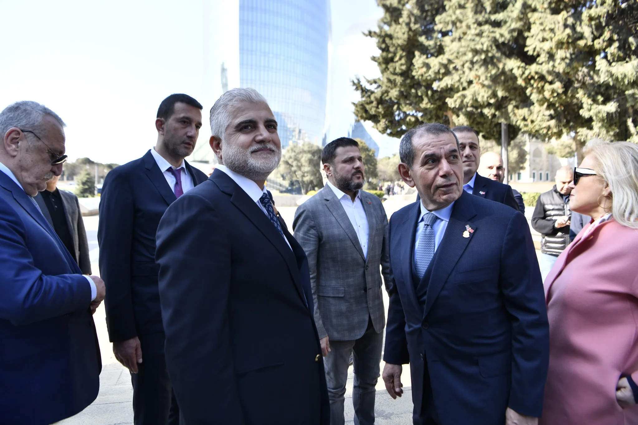 “Qalatasaray”ın prezidenti Şəhidlər Xiyabanını ziyarət etdi - FOTOLAR 