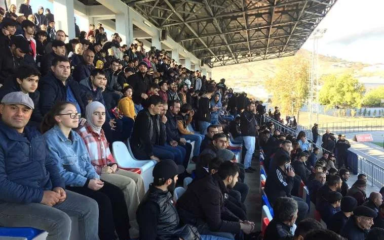 Azarkeş AFFA-nı hədəf aldı, polis müdaxilə etdi - FOTO 