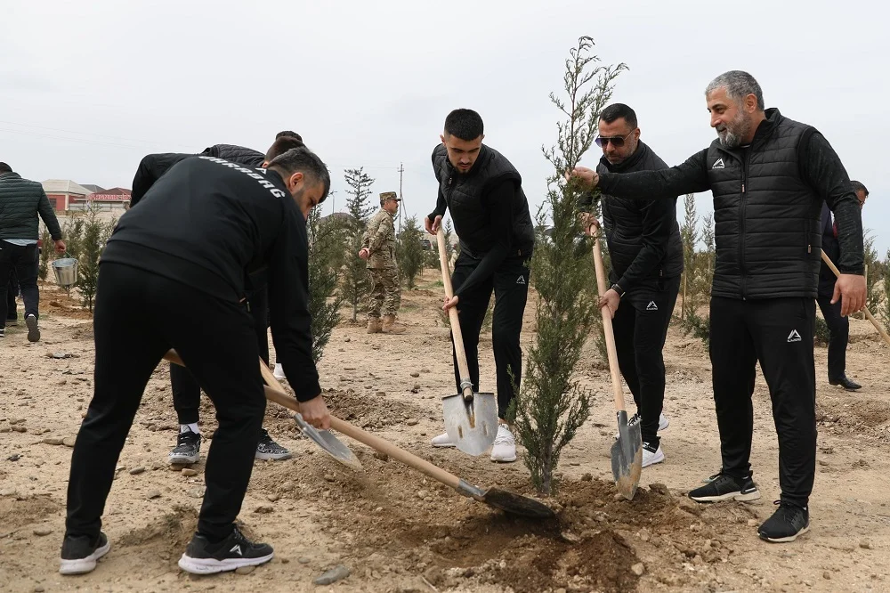 "Qarabağ" ağacəkmə aksiyasına qatıldı - FOTOLAR 