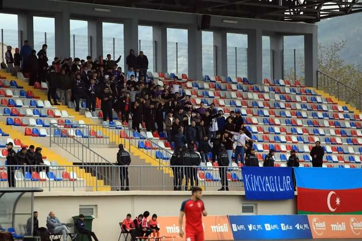“Sumqayıt”ın futbolçuları azarkeşləri qəzəbləndirdilər 