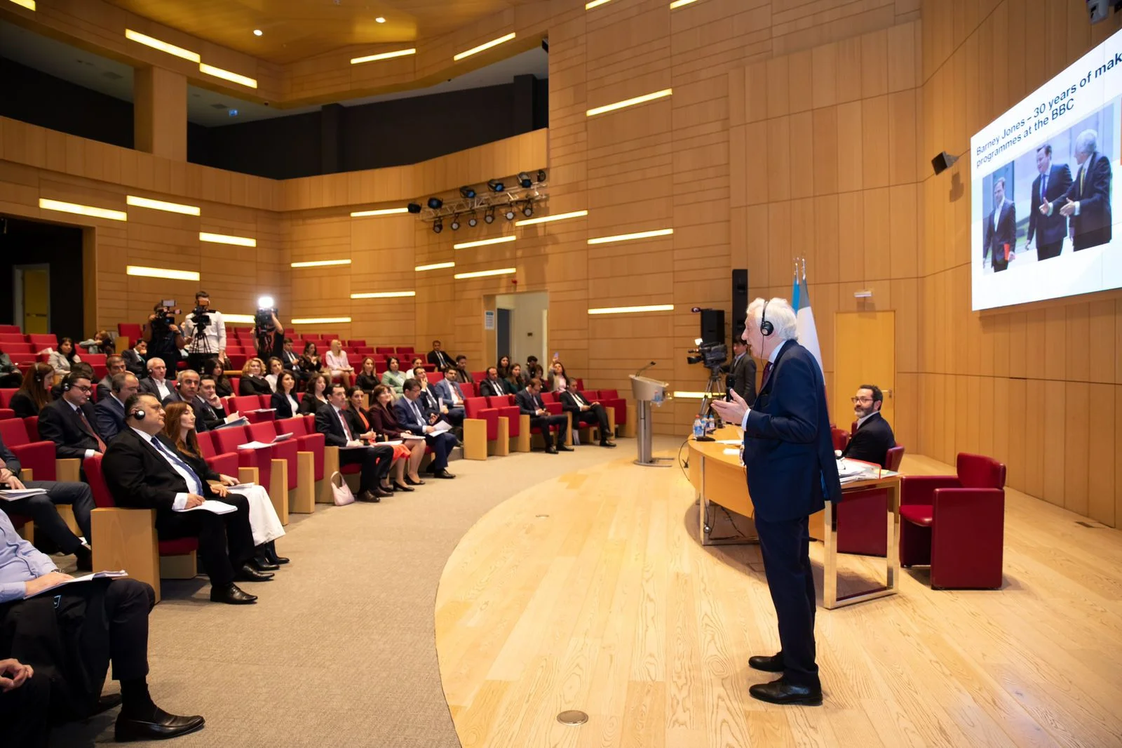 Mətbuat xidmətlərinin rəhbərləri üçün master-klas təşkil olunur - FOTOLAR 