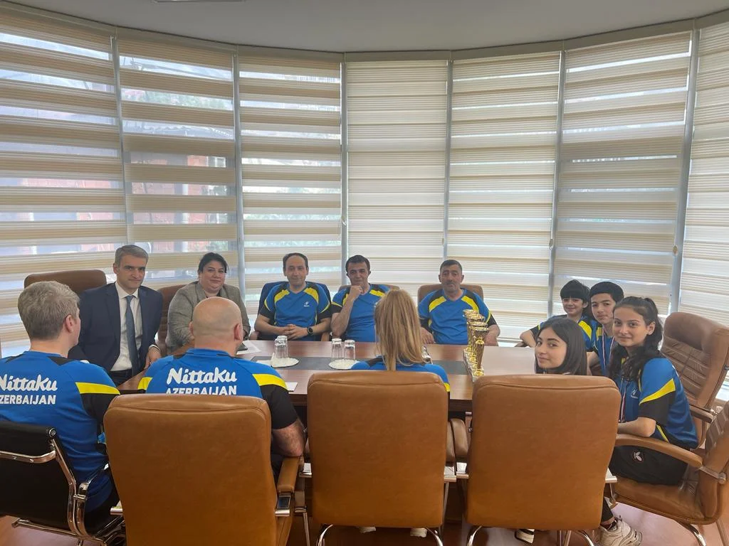 Stolüstü tennisçilərimiz mükafatlandırıldı 