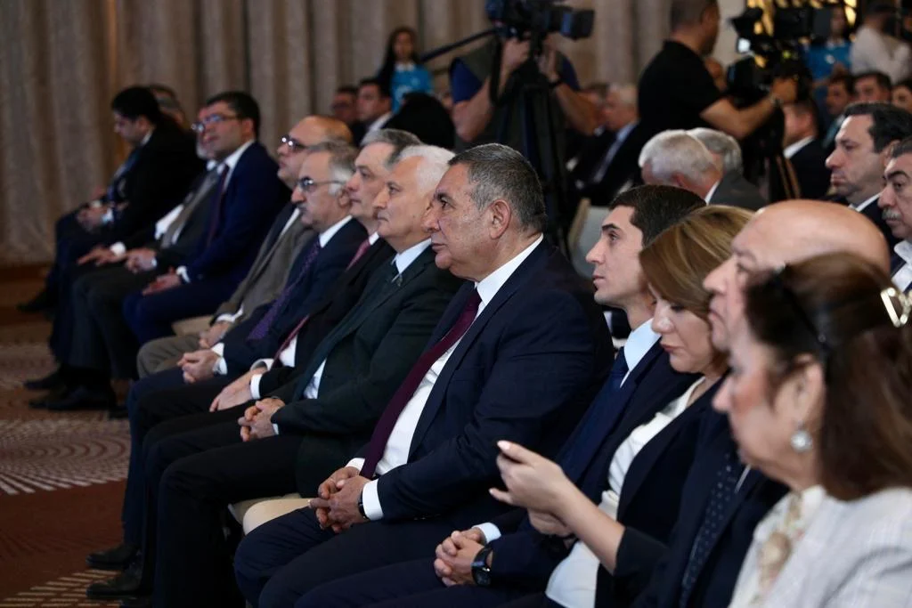 “Ümummilli Lider Heydər Əliyevin media siyasəti və müasir Azərbaycan mediası” mövzusunda konfrans keçirildi 