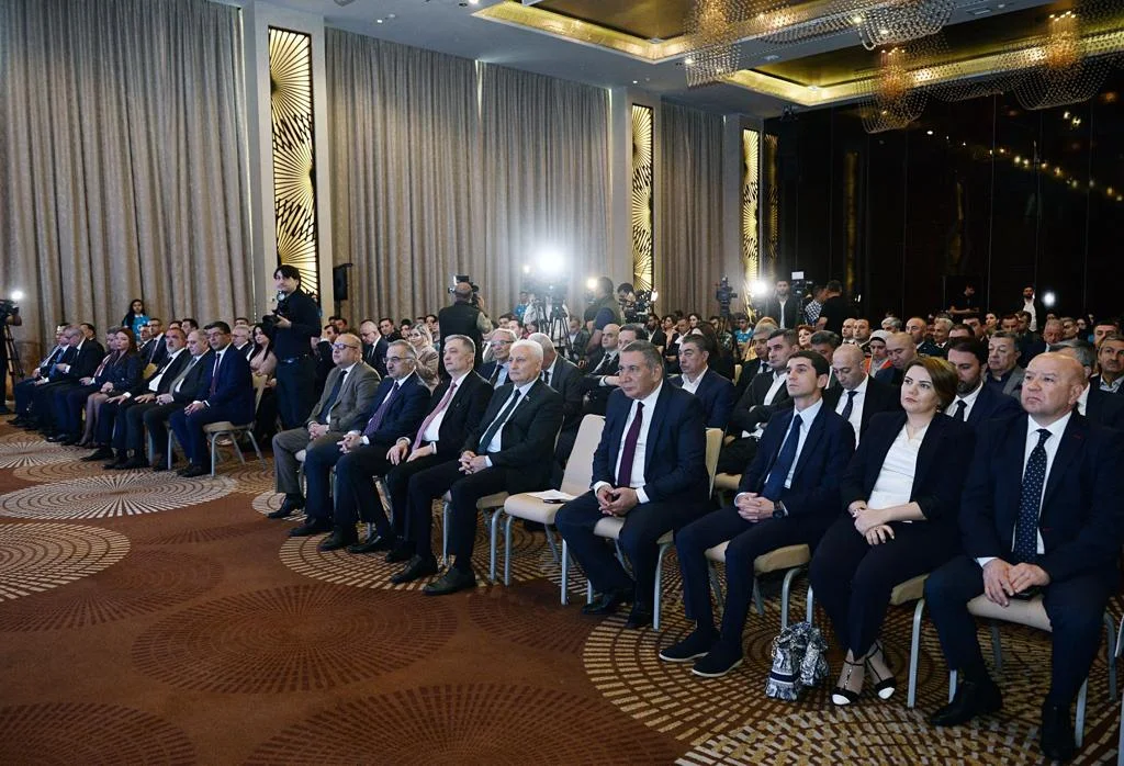 “Ümummilli Lider Heydər Əliyevin media siyasəti və müasir Azərbaycan mediası” mövzusunda konfrans keçirildi 
