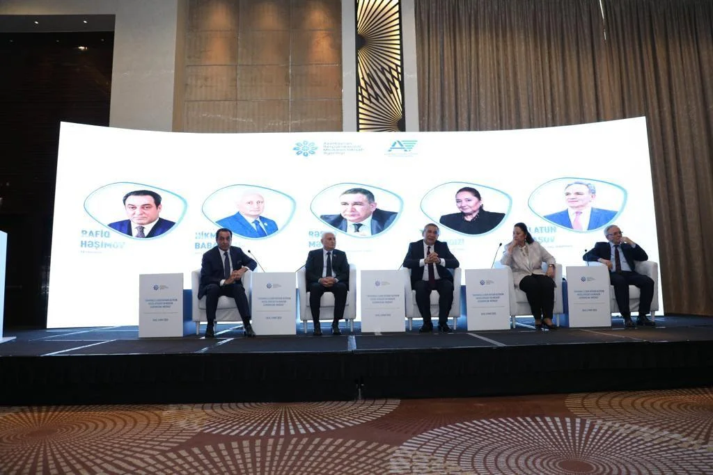 “Ümummilli Lider Heydər Əliyevin media siyasəti və müasir Azərbaycan mediası” mövzusunda konfrans keçirildi 