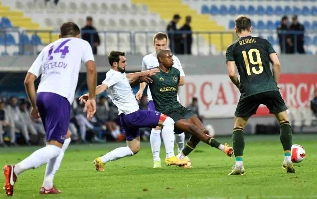 “Qarabağ” uduzdu, 3 oyun heç-heçə bitdi 