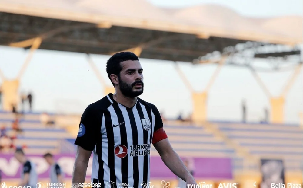 "Qarabağ" "Neftçi"nin "ürəyini" aparır  
