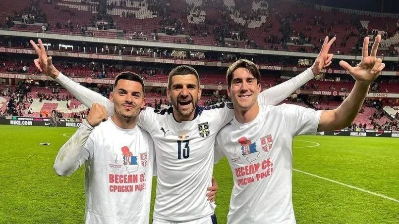 Azarkeşlər Vlahoviçi buna görə hədələdilər - FOTO 