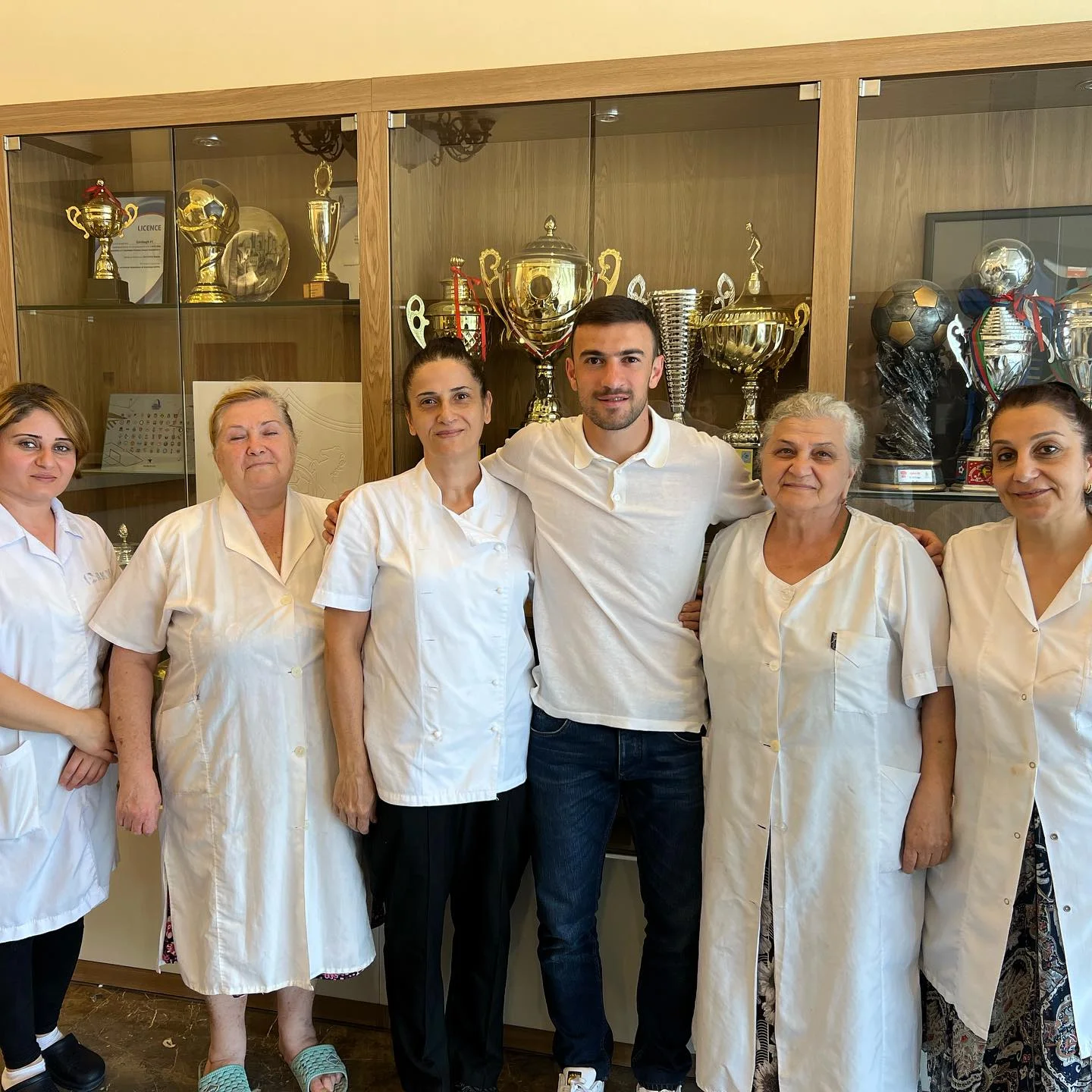 Qara Qarayev "Qarabağ" azarkeşləri ilə belə vidalaşdı - FOTO 