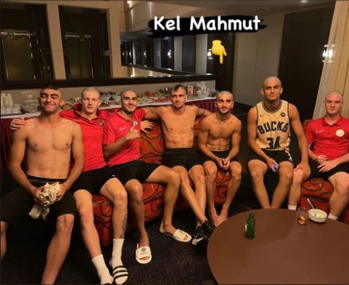 Coşqun Diniyev komanda yoldaşlarını görün nə hala saldı? - FOTO 
