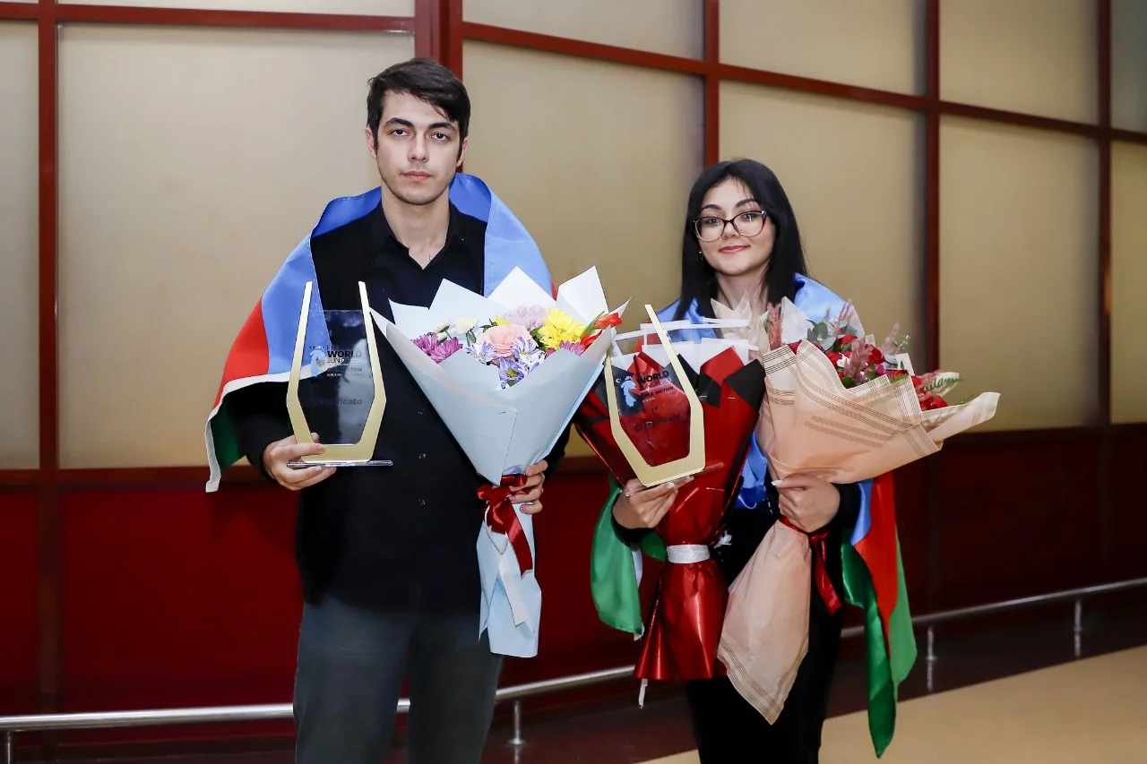 Dünya çempionları Bakıda belə qarşılandılar - FOTO 