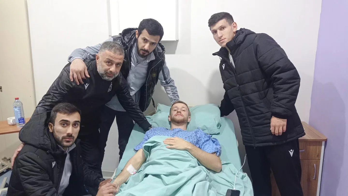 “Lerik”in futbolçusu ayağını qırdığı “Sumqayıt”ın oyunçusuna belə dəstək oldu 