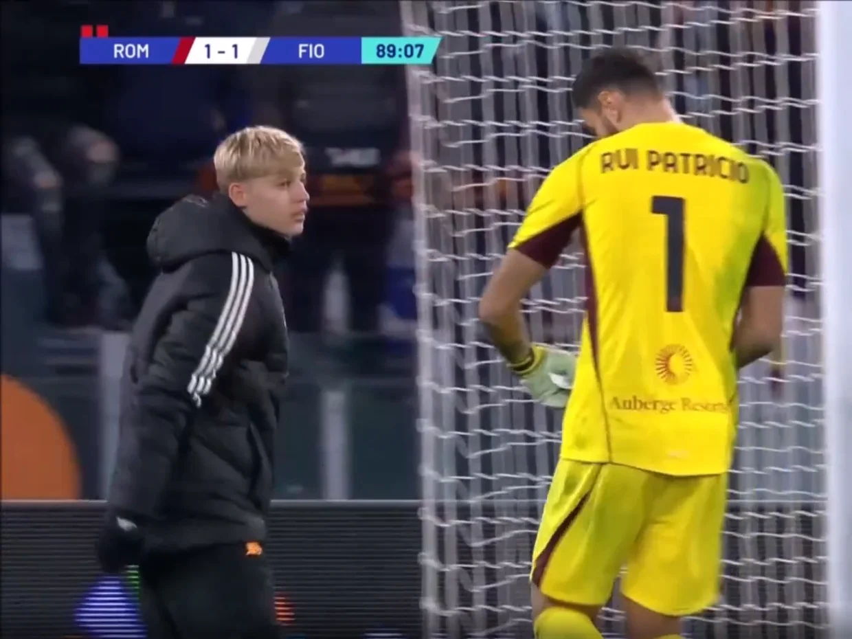 Mourinyu topdaşıyandan belə istifadə etdi - FOTOLAR 