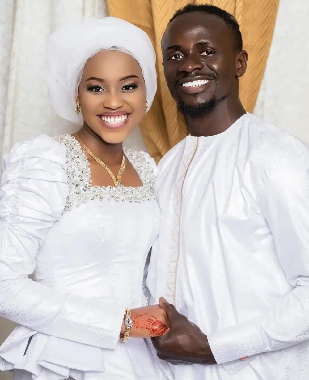 Sadio Mane özündən 14 yaş kiçik qızla evləndi - FOTO 