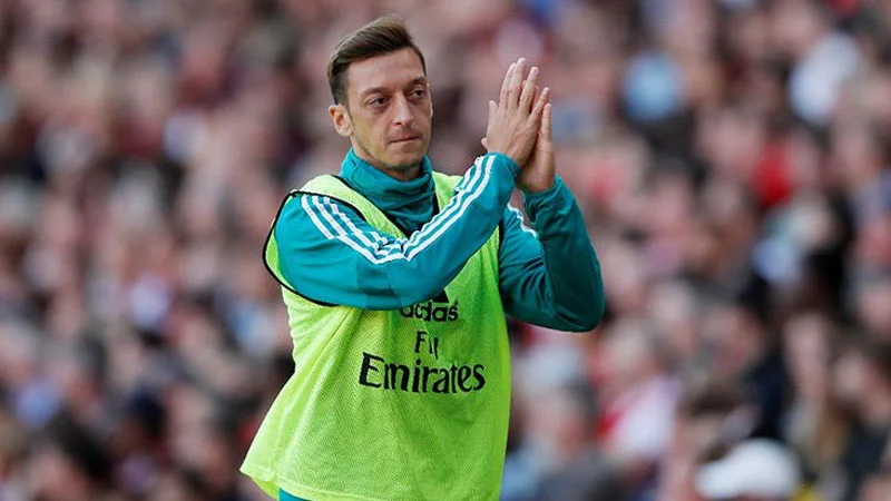 Özil "Atletiko"nun "bostanına daş atdı": "Altı futbolçu ilə oynayacaqlar?" - FOTO 