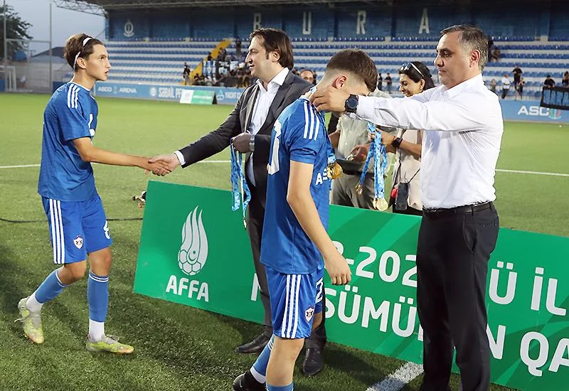 U-15 Liqasının qalibləri mükafatlandırıldı 