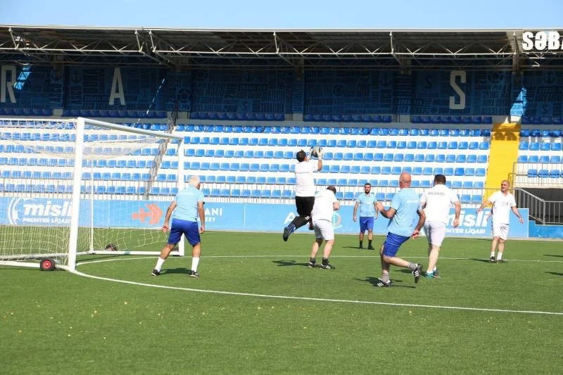 ETOPAZ-ın dəstəyi ilə Elnur Əşrəfoğlunun 50 illik yubileyinə həsr olunmuş futbol matçı keçirildi 